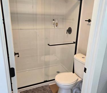 Costa Mesa Apartment | Prime Location in the OC ,Near Beach, Airport & Disney