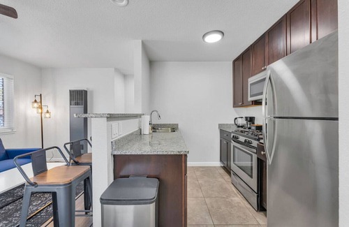 West University Apartment | Prime Location | Near Parks & Downtown