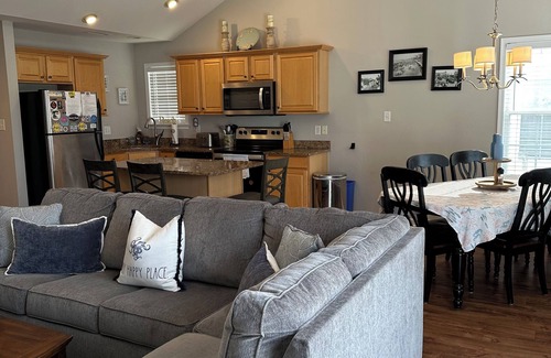 North End Condo | Prime Location Ocean Side of Asbury - Beautiful 3BR/2B Top floor Condo.n