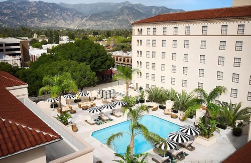 Pasadena Hotel | Prime Location! Onsite Pool, Pet-Friendly Property, Minutes to Legion Park