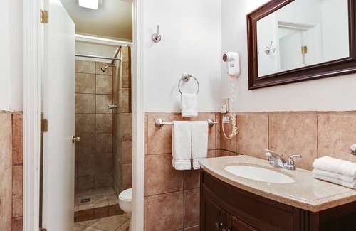 New Orleans Hotel | Prime location, Walk to all the French Quarter attractions. Ideal for groups.