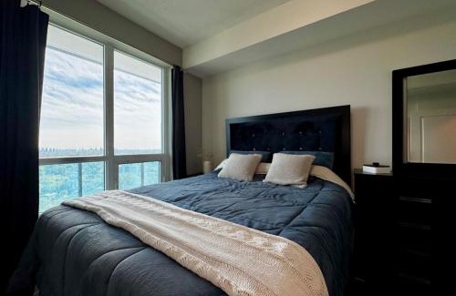 Thornhill Apartment | Prime Location with Stunning Views and Free Parking