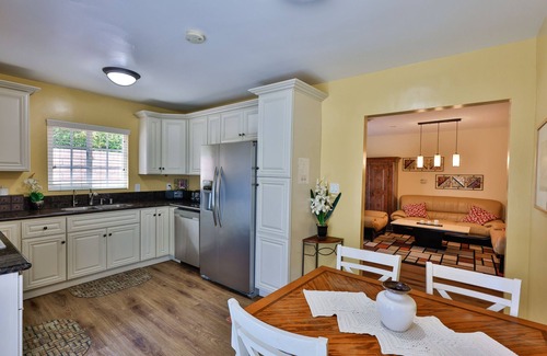 Del Rey House | Prime Marina Del Rey/Venice Beach Area Location 5 min. from beach