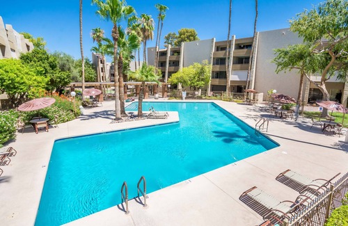 South Scottsdale Condo | Prime Old Town Scottsdale location! Ground level with patio. Pool & hot tub