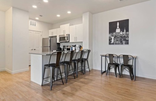 Suncrest Apartment | Prime Orem location with pool & hot tub. Sleeps 6!