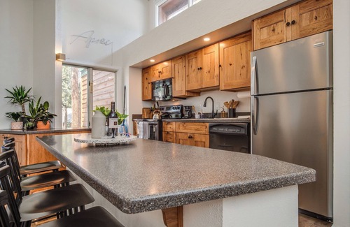 Boulder Ridge Condo | Prime Peak 8 Condo, Minutes to Mountain & Main St.