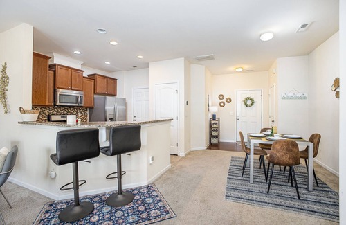 Durham House | Prime Research Triangle Park locale 4 work & easy access to the entire Triangle