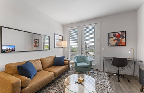 Windsor Park Apartment | Prime Soco Bright 2BR King Suite w Pool Parking