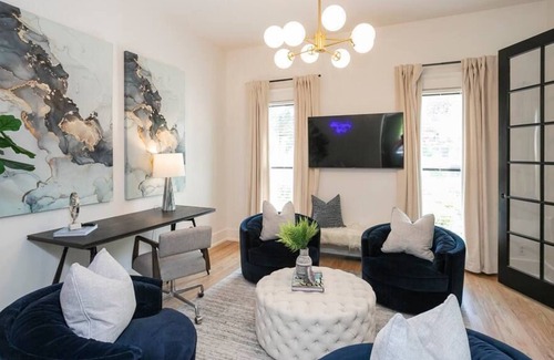 East End House | Prime Walkable Location 5 Kings and 1 Queen