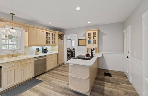 West Hartford House | Prime West Hartford Center Location: Historic Gem