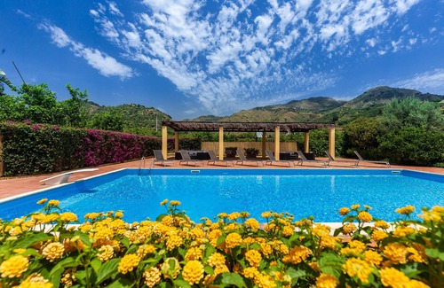 Trappitello Villa | Princely charme Relais-Taormina-spectacular garden-2 pools-Etna view-beach 2 kms