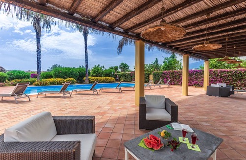 Trappitello Villa | Princely charme Relais-Taormina-spectacular garden-2 pools-Etna view-beach 2 kms