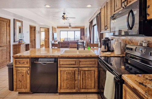 Puerto Penasco Condo | Princesa Resort Puerto Penasco Beachfront Penthouse - Right on the Beach! - Heated Pool