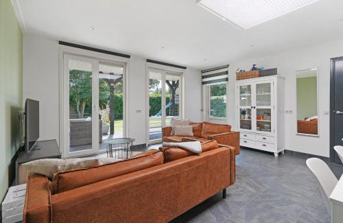 Ouddorp House | Prinsenhof 65 - Ouddorp NOT INTENDED FOR COMPANY OR WORK-RELATED STAYS