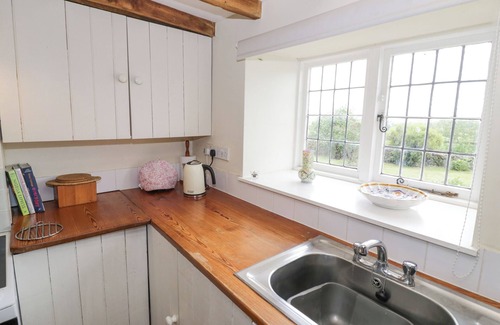 Banbury Cottage | PRIORS MEAD, pet friendly, character holiday cottage in Cropredy
