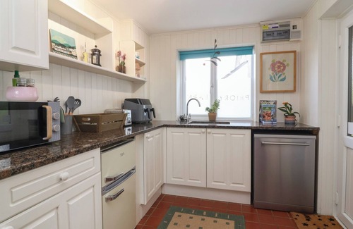 Street Cottage | PRIORY BARN APARTMENT, pet friendly, with a garden in Street