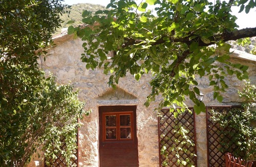 Gornies House | Priory of the 14th century: detached apartment in Gorniès, in the Vis Valley