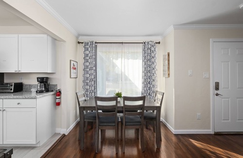 Fresno House | Pristine 3B/1Bth, EasyA to US99 and Nat'l Parks