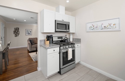 Fresno House | Pristine 3B/1Bth, EasyA to US99 and Nat'l Parks