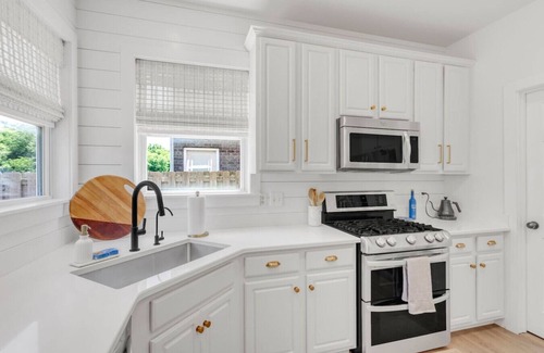 Thompson's Station House | Pristine 4BR w/Fire Pit, Walk to Starbucks & Swig