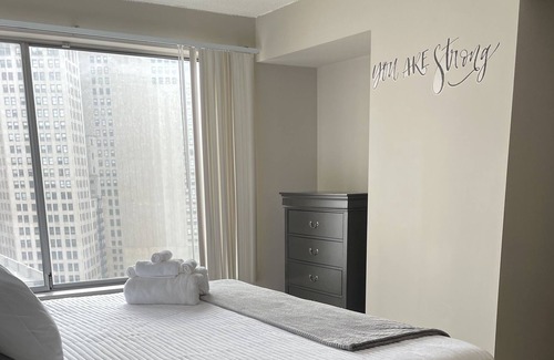 Downtown Detroit Apartment | Pristine Field Service Downtown HighRise/Free Parking/ Entire Unit