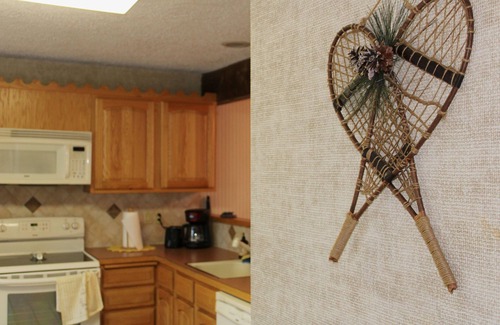 Pocono Pines House | Pristine Poconos Pinecrest Lake Townhouse