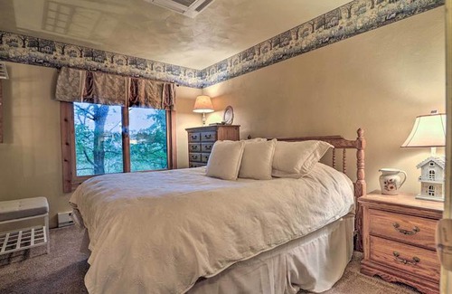 Seven Springs House | Pristine Resort Townhome 2Mi to Seven Springs Mtn