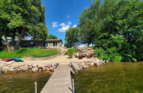 Maple Lake House | Pristine Sugar Lake Escape