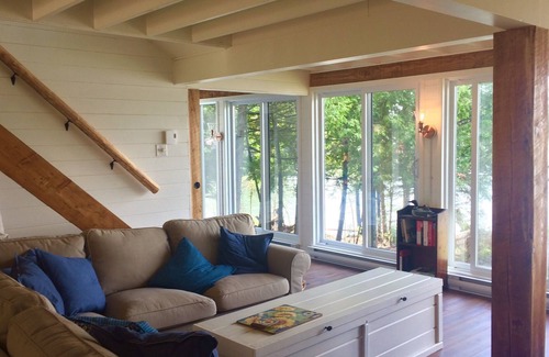 Northfield Cottage | Pristine waters, lakefront cottage - 2-wk summer getaways on Pemichangan!