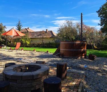 Szanda Apartment | Privát Szálláshely Dézsafürdővel-Kata Cottage