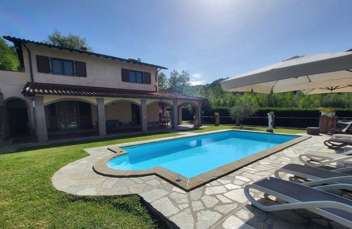 Castiglione di Garfagnana Villa | Private pool, WIFI, walking distance facilities. Electric car charging point