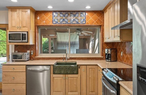 La Paz At Desert Springs House | Privacy and location upgraded in Scottsdale! Clean + Pool! HOLIDAY SPECIAL!