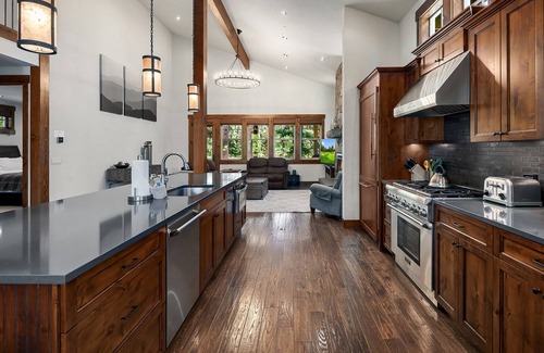 Cle Elum House | Privacy and Luxury! Fantastic outdoor living space. Hot Tub and Game Room