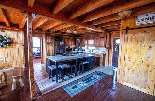 Rustburg House | Privacy and Serenity Rarely Found Near a City