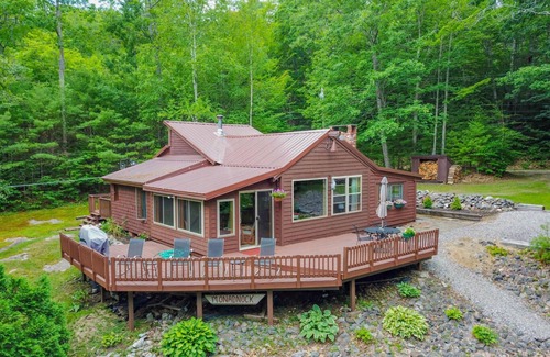 Casco Cabin | Privacy and Tranquility - Lakefront Getaway