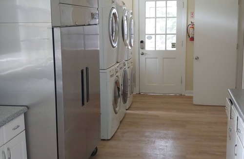 Calhoun Bed & Breakfast | Privacy Galore!12 bedrooms near creek and walking trail