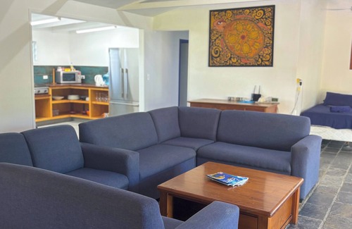 Muri House | Privacy in the hub of beautiful Muri Beach