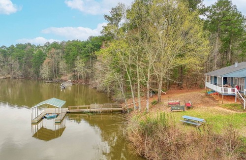 Milam Cottage | Privacy, incredible views, private boat dock, comfy beds and huge back porch!