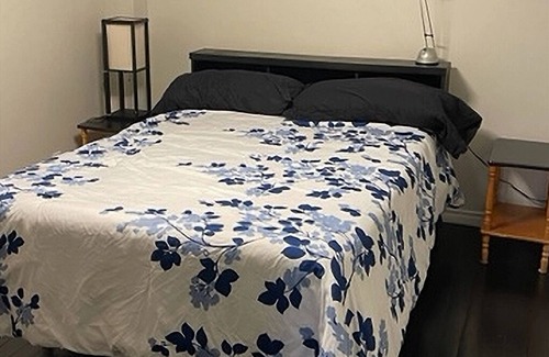 Thunder Bay Apartment | PRIVATE, 1 BDM APT Sleeps 2 . NEAR AIR, TRANSPORT, SHOPS. Quiet nites.