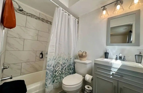 Olde Towne East House | Private 1 bed/1bath by Downtown Columbus, Arenas, & Hospitals