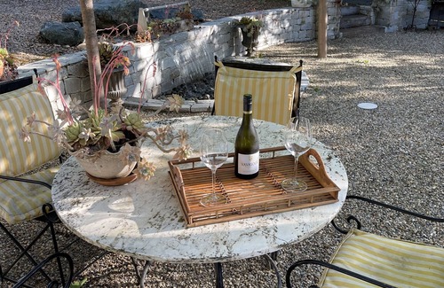 Healdsburg Cottage | Private 1-bedroom Guest House with Great Amenities