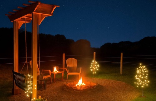 Madison House | Private 1 BR Home with Hot Tub,Firepit & 5 min to dwtn