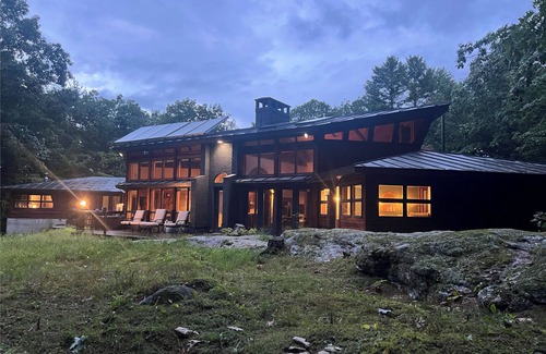 Norway House | Private 10+ Acre Sanctuary! Custom Home in Norway