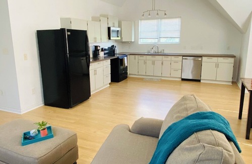 Monroe Apartment | Private 1BR/1BA Open Concept Apartment, professional travelers