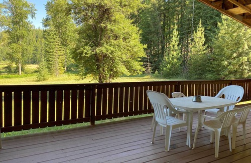 St. Maries House | Private 2-Acre Retreat w/MTN Views, Walk to River