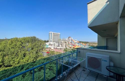 Pomorie Apartment | Private 2-Bedroom Apartment with Pool and Free Parking in Marina Holiday Club Pomorie