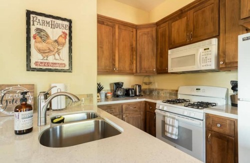 Escondido House | Private 2 bedroom apt in new craftsman ranch!