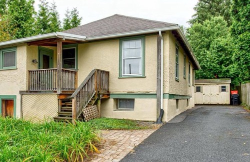 State College House | Private 2 Bedroom in the heart of State College, Walk to town & Beaver Stadium