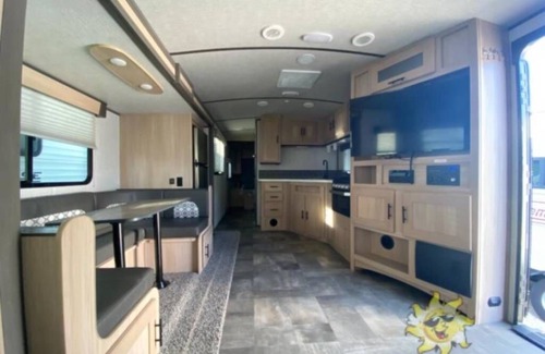 Okeechobee House | Private 2020 camper w/ dock and lake access