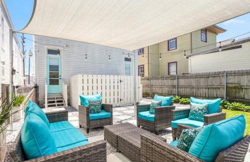 Freret Apartment | Private 2BR Condo in Uptown by Hosteeva